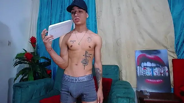 Leon hot X online show from December 21, 10:51 pm