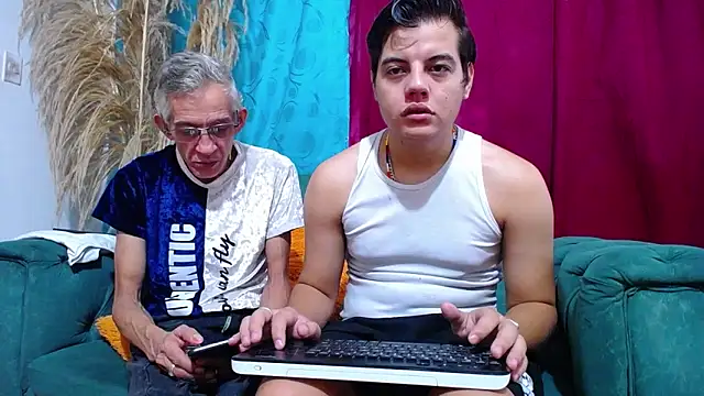 Leon hot X online show from January 12, 1:48 pm