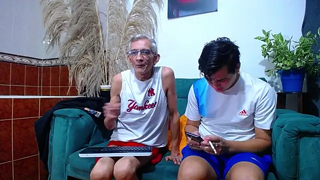 Leon hot X online show from January 20, 11:10 pm