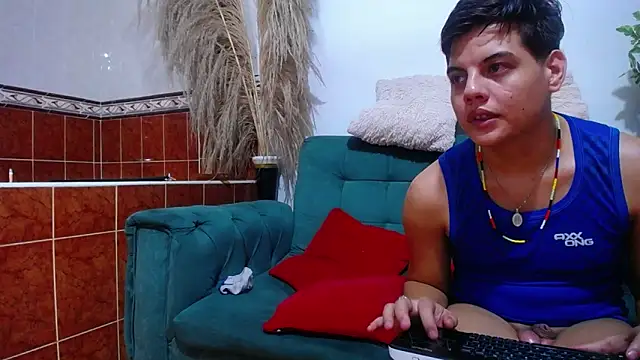 Leon hot X online show from February 5, 12:38 pm