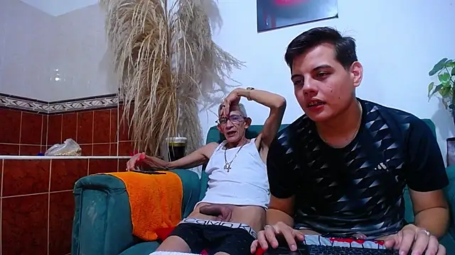 Leon hot X online show from February 6, 10:43 pm