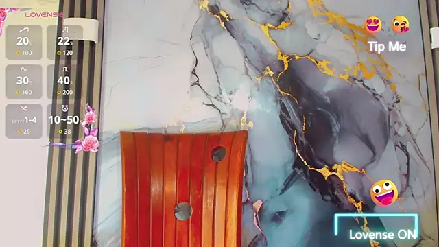 khiara moretti online show from March 23, 7:29 pm