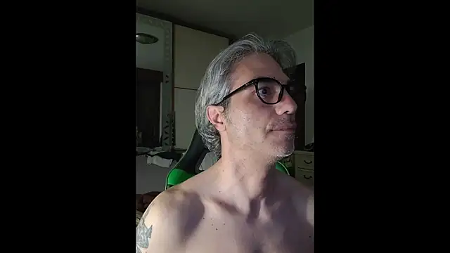 Snapshot of KennyForU77 chatting on March 16, 6:56 pm KennyForU77 online show from March 16, 6:56 pm