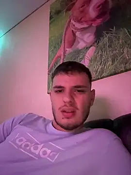 Snapshot of oscar_sweet22 chatting on October 13, 7:58 pm oscar sweet22 online show from October 13, 7:58 pm