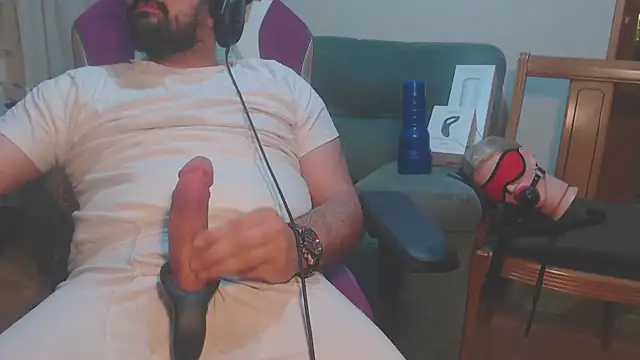Snapshot of master4subslut chatting on May 3, 9:32 pm master4subslut online show from May 3, 9:32 pm