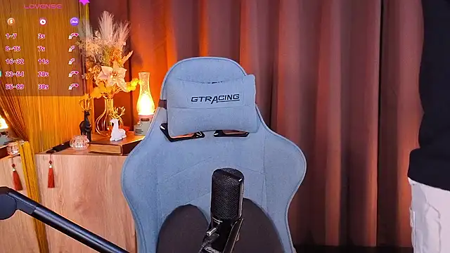 HARU-outdoor-x online show from February 17, 2:35 pm