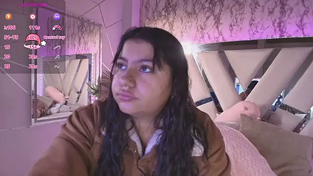 Snapshot of Miaa_Smiith1 chatting on December 14, 11:39 am Miaa Smiith1 online show from December 14, 11:39 am