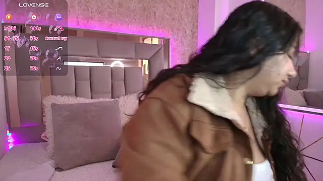 Snapshot of Miaa_Smiith1 chatting on January 8, 11:43 am Miaa Smiith1 online show from January 8, 11:43 am