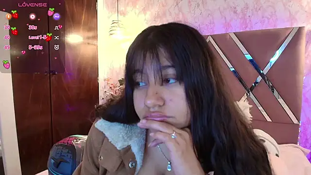 Snapshot of Miaa_Smiith1 chatting on February 8, 12:28 pm Miaa Smiith1 online show from February 8, 12:28 pm