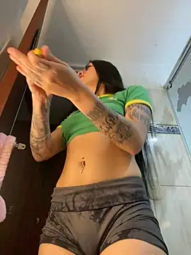 Snapshot of Bunny_sexy01 chatting on January 28, 2:32 am Bunny sexy01 online show from January 28, 2:32 am