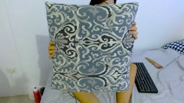 Snapshot of samanta_r_ chatting on February 13, 10:54 pm samanta r online show from February 13, 10:54 pm