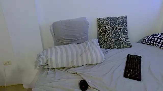 Snapshot of samanta_r_ chatting on February 15, 6:23 pm samanta r online show from February 15, 6:23 pm