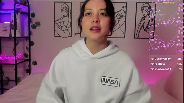 Megan Rodrigo online show from February 17, 10:25 pm