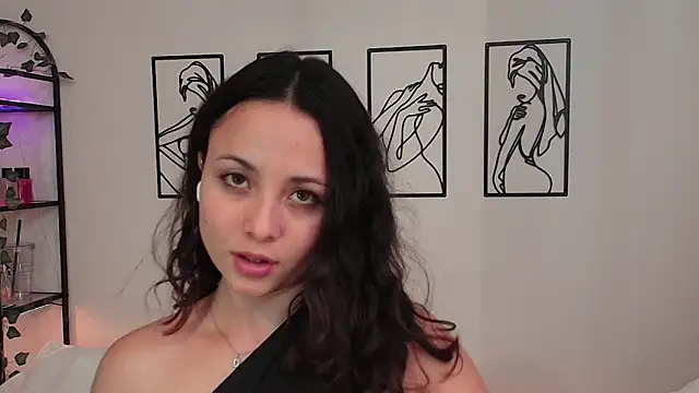 Megan Rodrigo online show from October 28, 7:05 pm