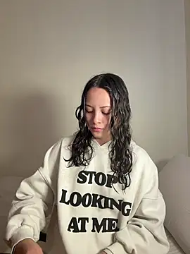 Megan Rodrigo online show from January 14, 2:01 pm