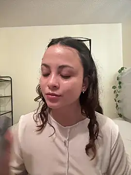 Megan Rodrigo online show from March 19, 2:10 pm