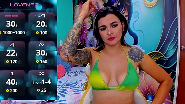 Snapshot of mia_bigtits17 chatting on December 13, 5:05 am mia bigtits17 online show from December 13, 5:05 am