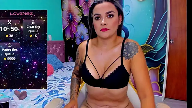 Snapshot of mia_bigtits17 chatting on December 28, 3:59 pm mia bigtits17 online show from December 28, 3:59 pm