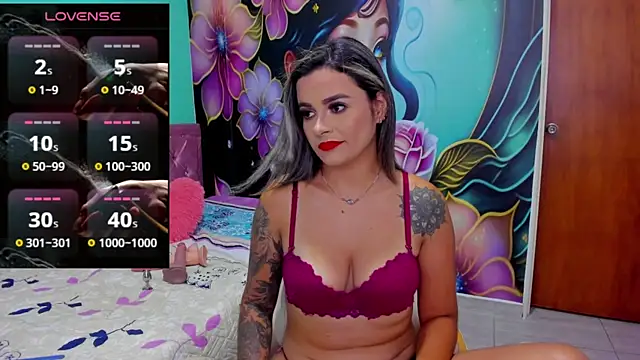 Snapshot of mia_bigtits17 chatting on March 19, 8:32 pm mia bigtits17 online show from March 19, 8:32 pm