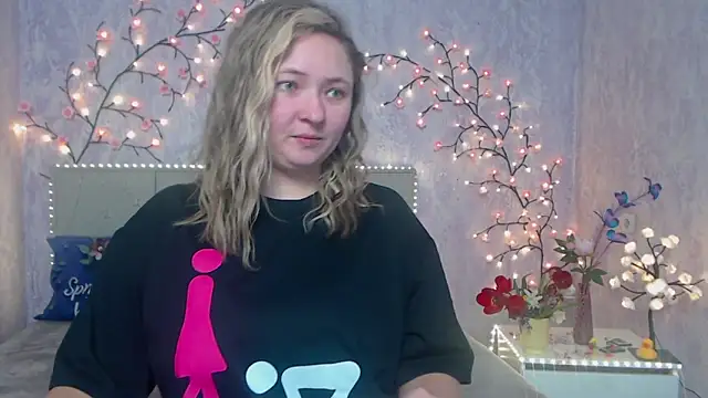 Snapshot of SallyVerda chatting on May 3, 7:20 pm SallyVerda online show from May 3, 7:20 pm