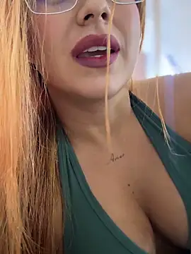 Amber Martins  online show from February 3, 11:21 pm