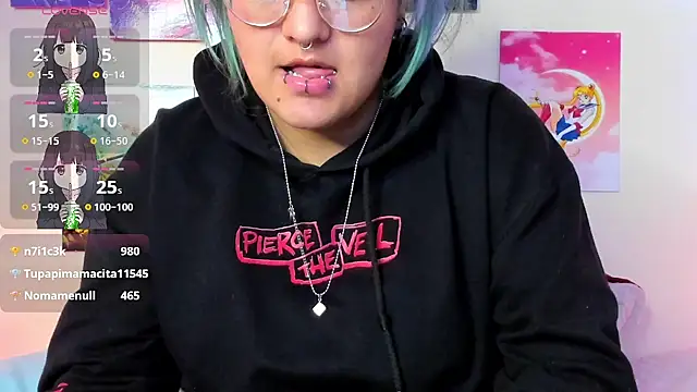Snapshot of lucky-leah chatting on January 17, 10:11 am lucky-leah online show from January 17, 10:11 am