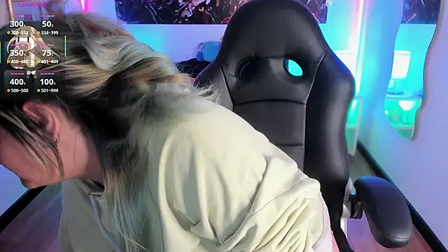 lucky-leah online show from November 25, 3:50 am