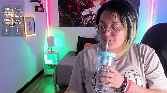 lucky-leah online show from December 23, 4:21 am