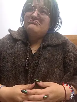 lucky-leah online show from March 1, 3:08 am