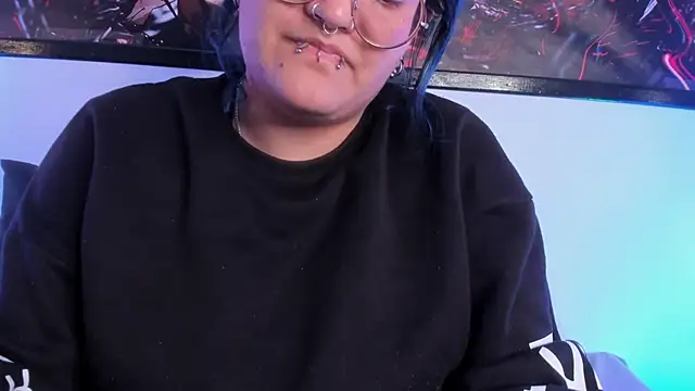 lucky-leah online show from May 6, 4:41 am