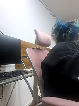 lucky-leah online show from June 2, 3:41 am