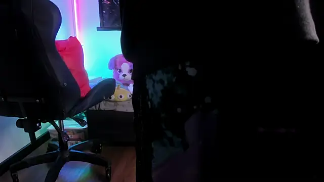 lucky-leah online show from July 9, 4:27 am