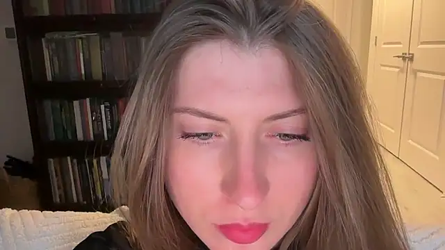 YUMIandbigWOLF online show from March 8, 7:38 am