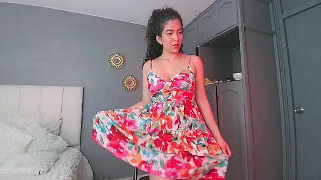 Snapshot of arteverena chatting on December 6, 12:23 am arteverena online show from December 6, 12:23 am