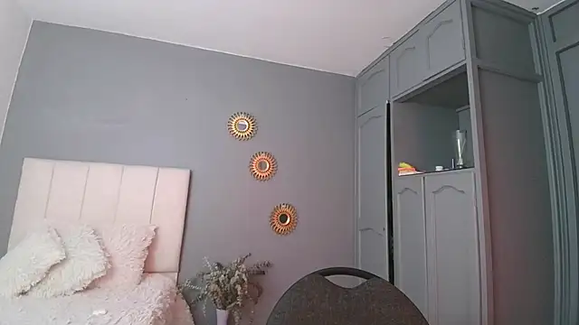 Snapshot of arteverena chatting on December 7, 12:30 am arteverena online show from December 7, 12:30 am