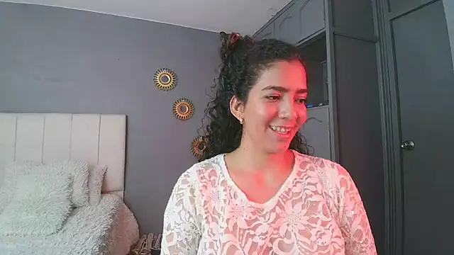 Snapshot of arteverena chatting on December 9, 1:51 am arteverena online show from December 9, 1:51 am