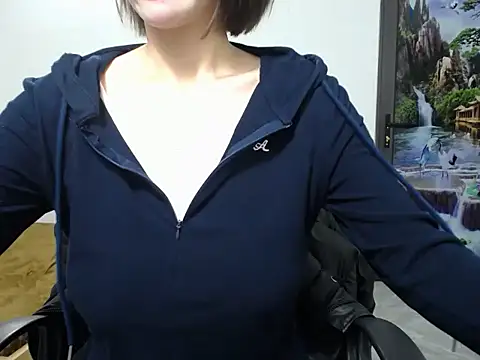 Love bug15 online show from February 26, 7:20 am