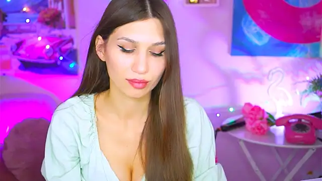 MollyPerry online show from December 17, 4:11 pm