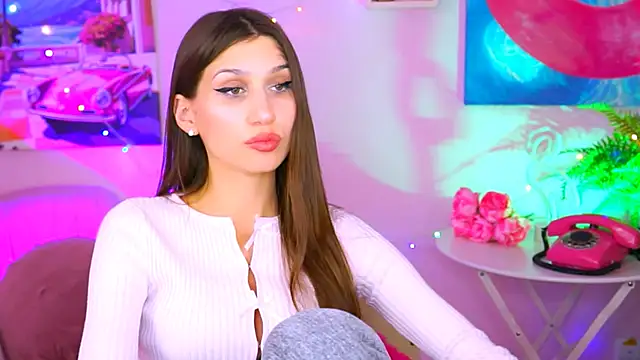 MollyPerry online show from January 10, 10:15 pm