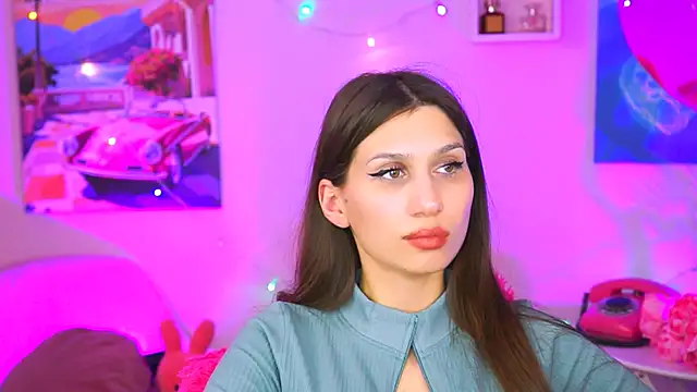 MollyPerry online show from February 16, 10:10 pm