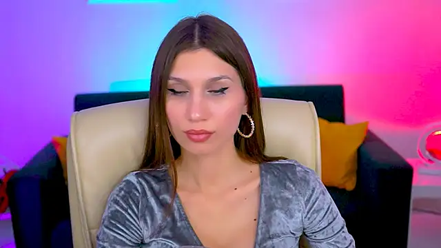 MollyPerry online show from March 5, 7:17 pm