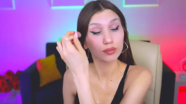 MollyPerry online show from March 19, 4:02 pm