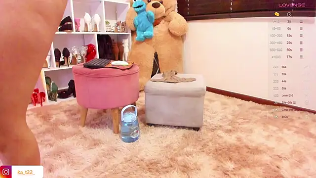 Snapshot of kariina__22 chatting on September 17, 9:16 pm kariina 22 online show from September 17, 9:16 pm