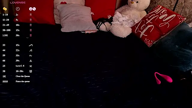 FreyaRaya online show from April 11, 7:45 am