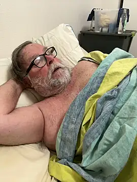 Snapshot of Drummajor chatting on March 6, 3:57 am Drummajor online show from March 6, 3:57 am