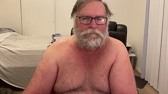 Snapshot of Drummajor chatting on October 31, 2:18 pm Drummajor online show from October 31, 2:18 pm