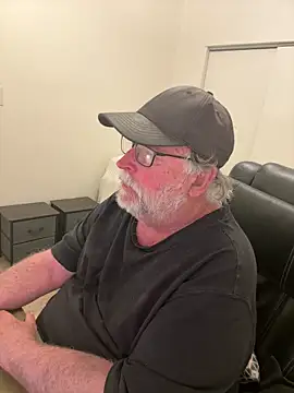 Snapshot of Drummajor chatting on November 18, 4:17 am Drummajor online show from November 18, 4:17 am