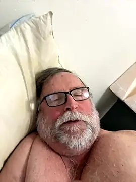 Snapshot of Drummajor chatting on November 22, 12:31 am Drummajor online show from November 22, 12:31 am