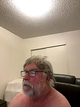 Snapshot of Drummajor chatting on November 23, 2:39 pm Drummajor online show from November 23, 2:39 pm