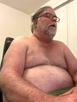 Snapshot of Drummajor chatting on December 2, 3:45 am Drummajor online show from December 2, 3:45 am